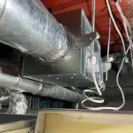 東京都　新宿区　飲食店　厨房内換気扇　シロッコファン設置工事　