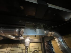 投稿についてもっと詳しく 業務用換気扇ダクト式の排気ムラを調整した工事経路負担を取り除いた施工記録