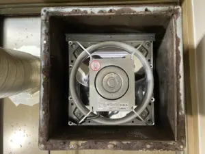 投稿についてもっと詳しく 業務用換気扇トラブル発生店舗での復旧工事　排気の乱れを整えた施工内容