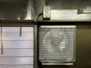 投稿についてもっと詳しく 業務用換気扇の交換工事｜飲食店厨房での入替作業