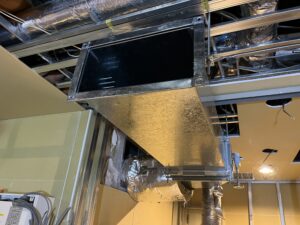 投稿についてもっと詳しく 店舗で煙がこもる症状を改善したい方へ換気設備の点検・調整・交換をまとめて対応